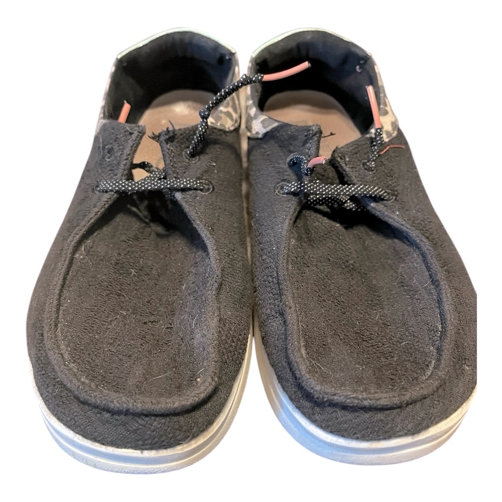 Hey Dude Women’s slip on shoes